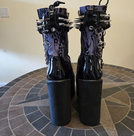 Widow Dolls Kill Haunted Traitor Purple Platform Boots - Picture 5 of 15